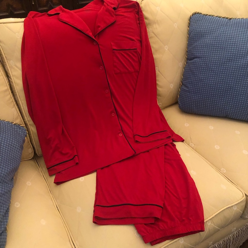 Tommy John Women’s 🔺Red🔺 Long Sleeved with Long Pants Pajamas - Size Large